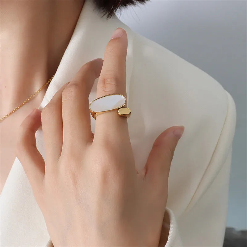 Fashion Cute Shell Irregular Rings for Women Girls Elegant Temperamental Gold Color Zircon Open Adjustable Ring Jewelry 2024