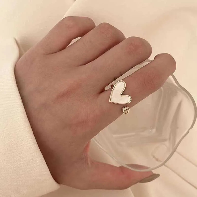 Fashion Cute Shell Irregular Rings for Women Girls Elegant Temperamental Gold Color Zircon Open Adjustable Ring Jewelry 2024