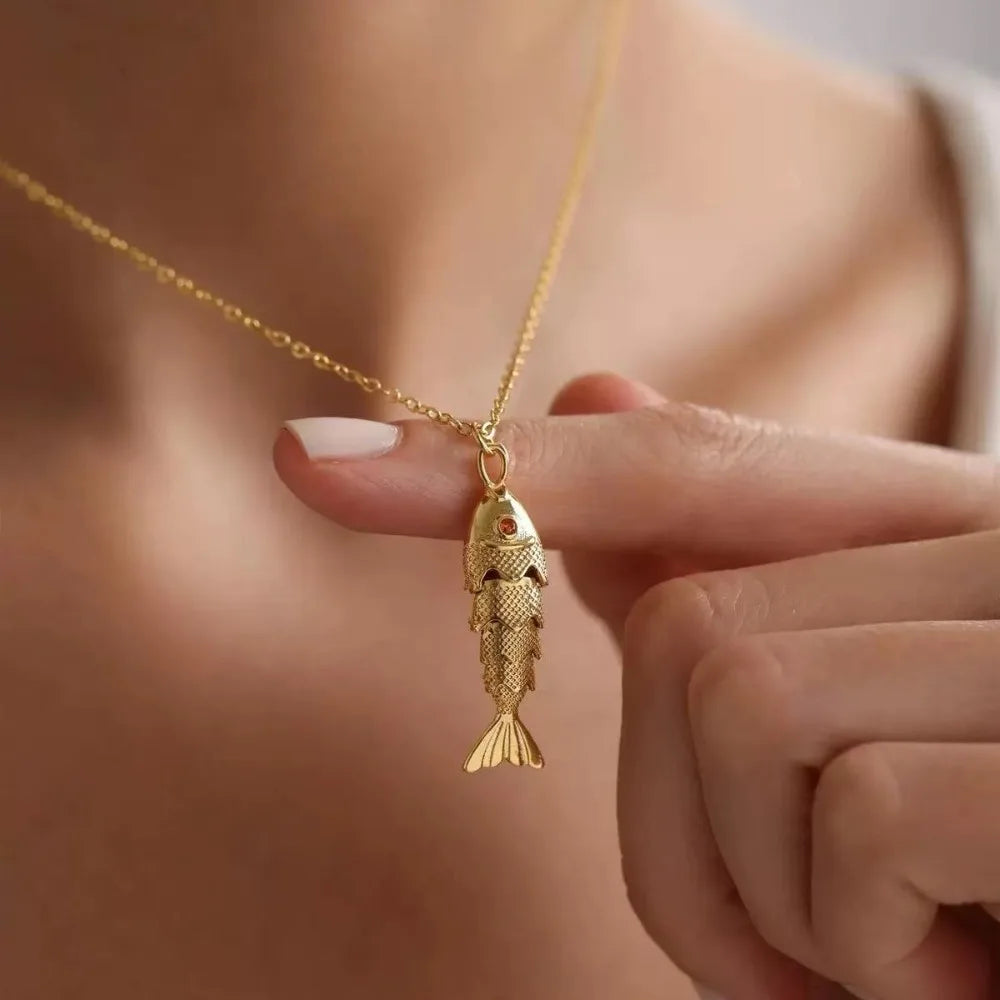 Exquisite Retro Fish Scale Texture Gold Color Stainless Steel Koi Carp Little Fish Pendant Necklace for Women Cute Jewelry Gifts
