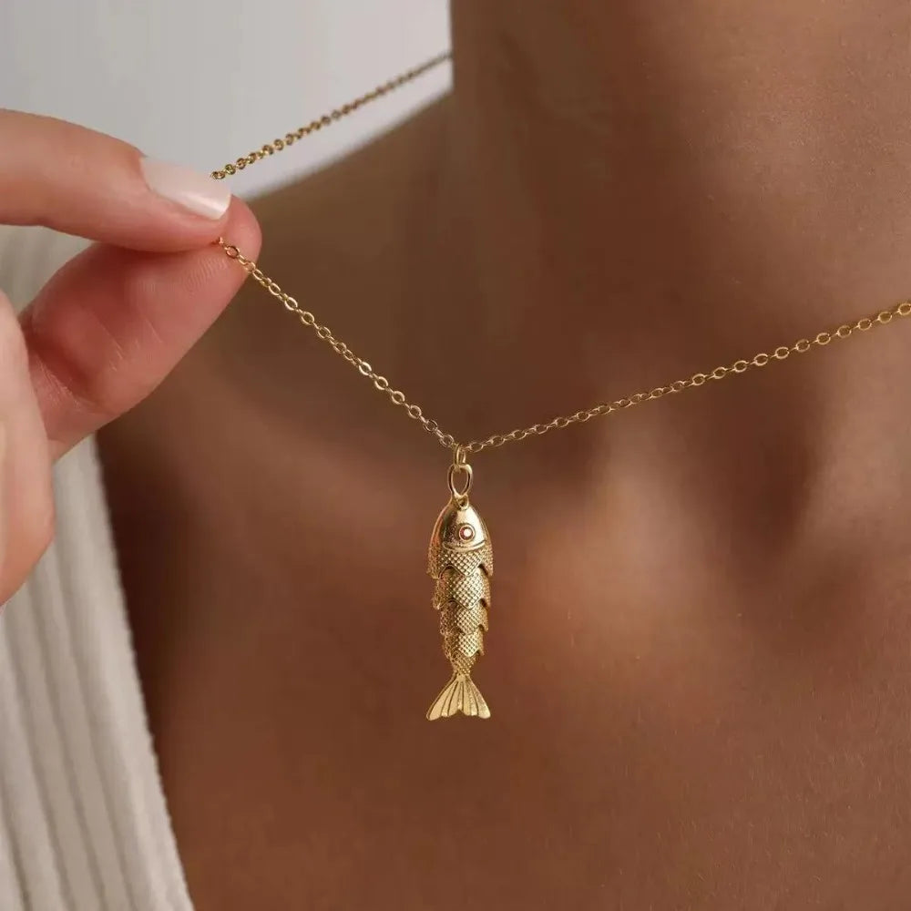 Exquisite Retro Fish Scale Texture Gold Color Stainless Steel Koi Carp Little Fish Pendant Necklace for Women Cute Jewelry Gifts