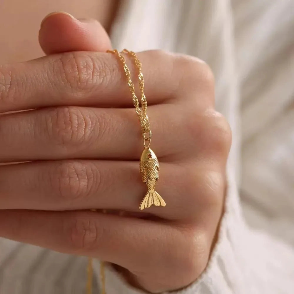 Exquisite Retro Fish Scale Texture Gold Color Stainless Steel Koi Carp Little Fish Pendant Necklace for Women Cute Jewelry Gifts